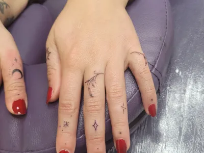 Tatouage sur les doigts